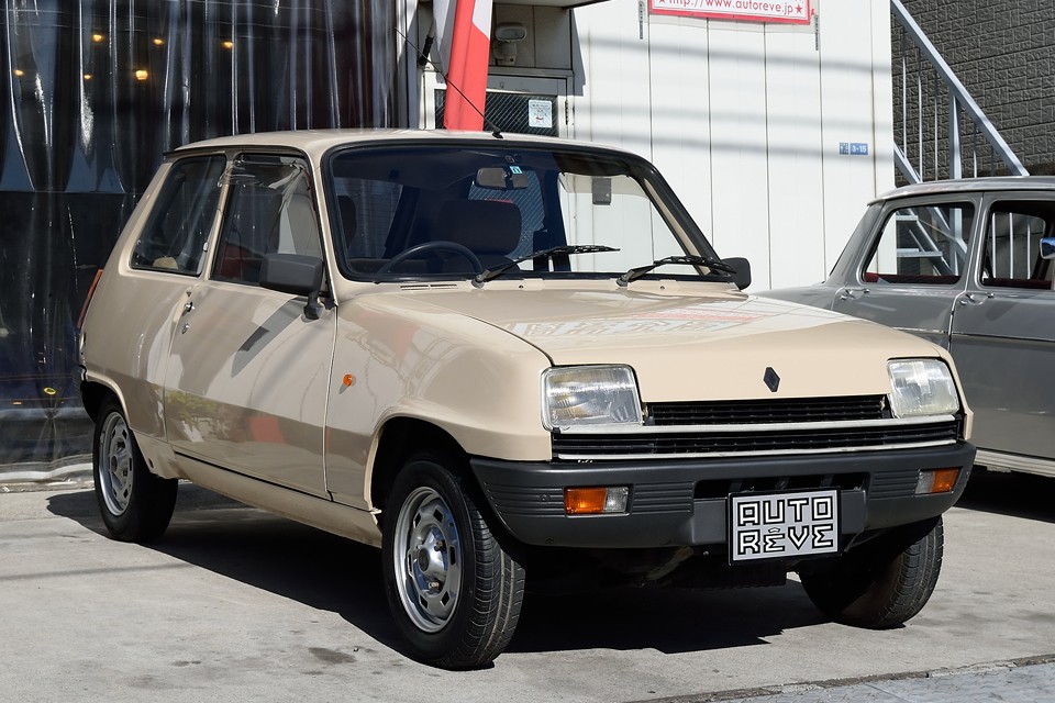 1983（昭和58）年式ルノーサンクAutomatic！な、なんとチョ〜めずらの右ハンドルのAT車！