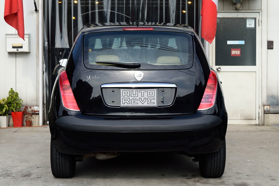 全体を包む、このぷっくりとした繊細が曲面が、柔らかな上質感を感じさせるのです！