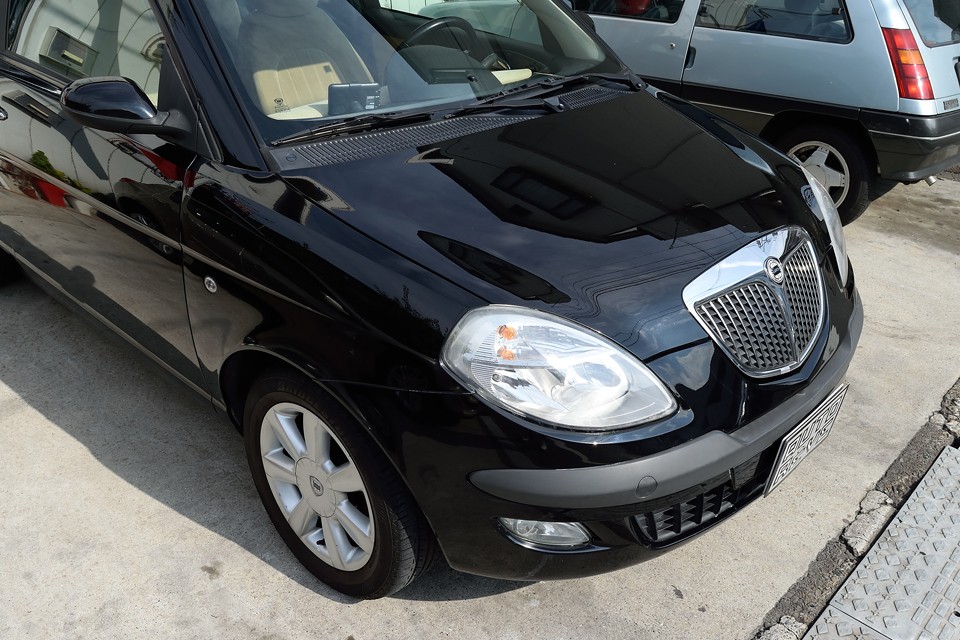 キズの目立ちやすい黒なので、他色では目立たないキズも見えちゃったりしますが、全体的にはこの通りの美車！