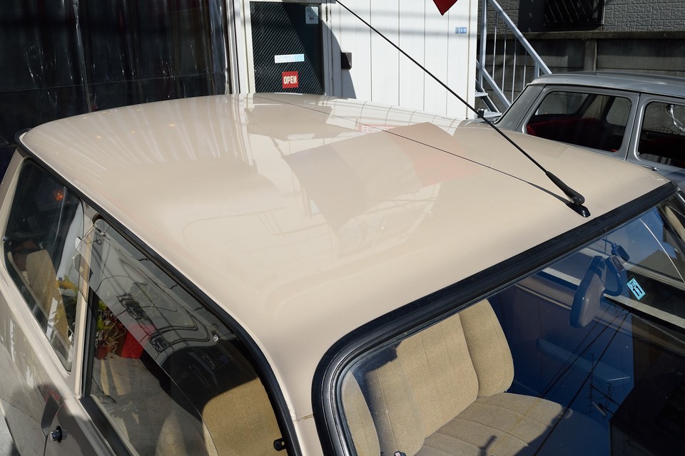 一番傷みやすいルーフの塗装もこの通り！色褪せ、クリア剥がれもありません！