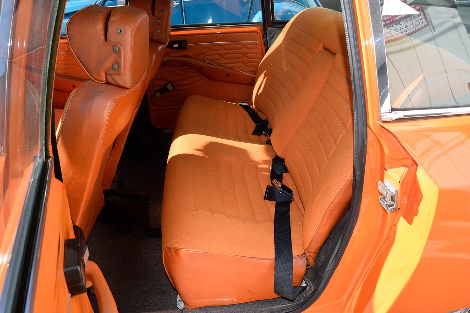 なぜ1200ccのクルマに、これほどのシートなのか？それはシトロ〜エンだから！