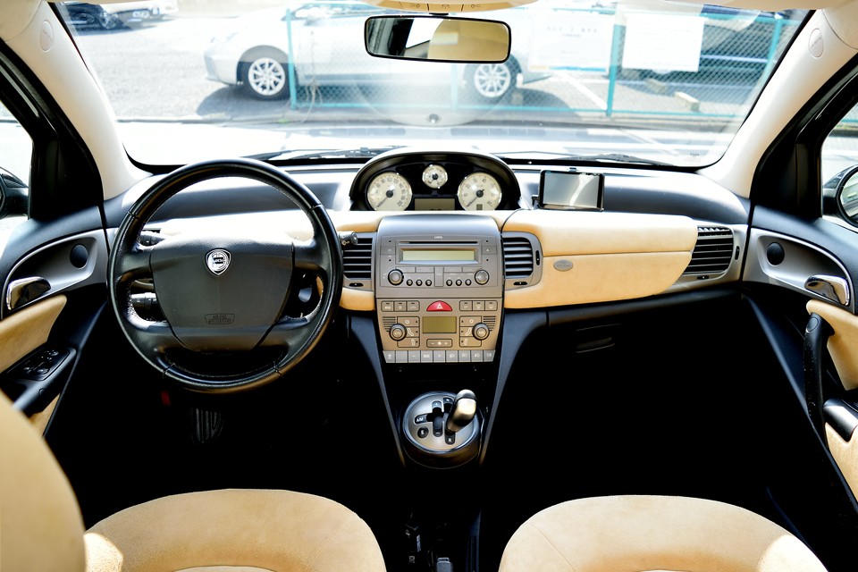 うっ、美しい…このインパネだけでも買いかと…バラ売りはしませんけど（笑）