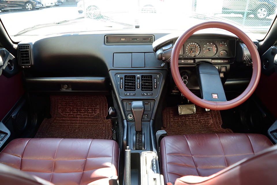 これはもはや「運転席」というより「コックピット！」