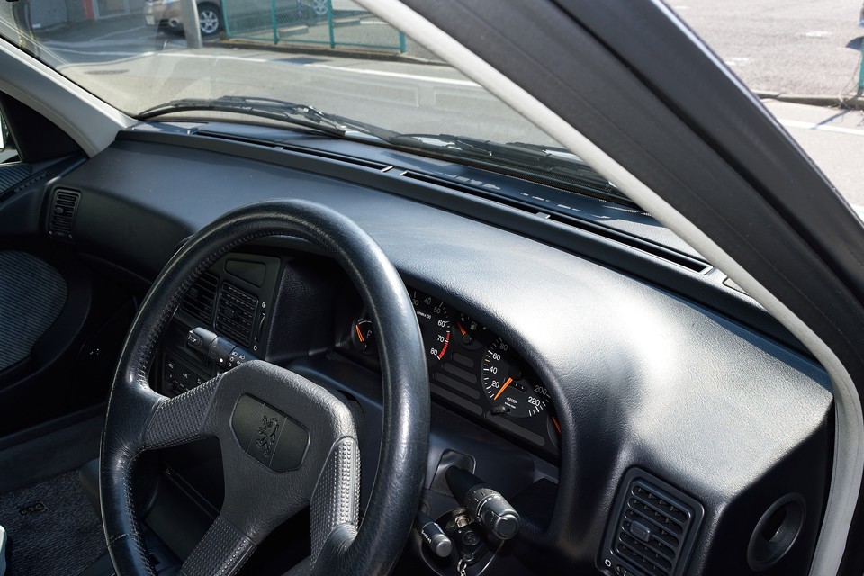 汚れや劣化の説明は不必要・・・美しさをご覧ください。