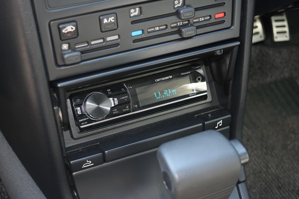 オーディオはカロッツェリアDEH-970を搭載！
2系統のUSBデバイス接続やBluetoothにも対応、更にSDメモリーカードも使える優れもの！