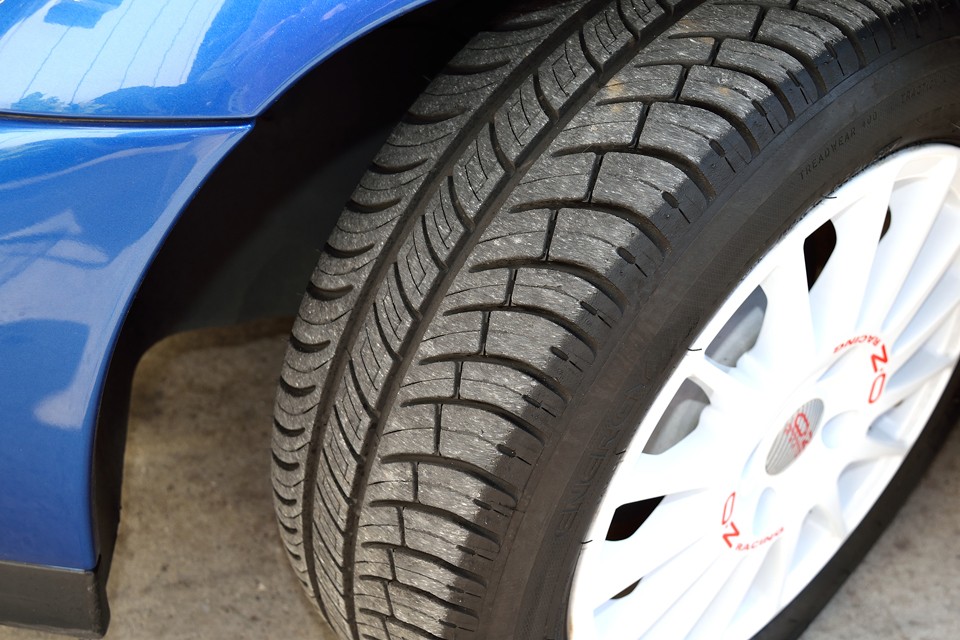 タイヤも7分山というところでしょうか。当分交換の必要はなさそうです。