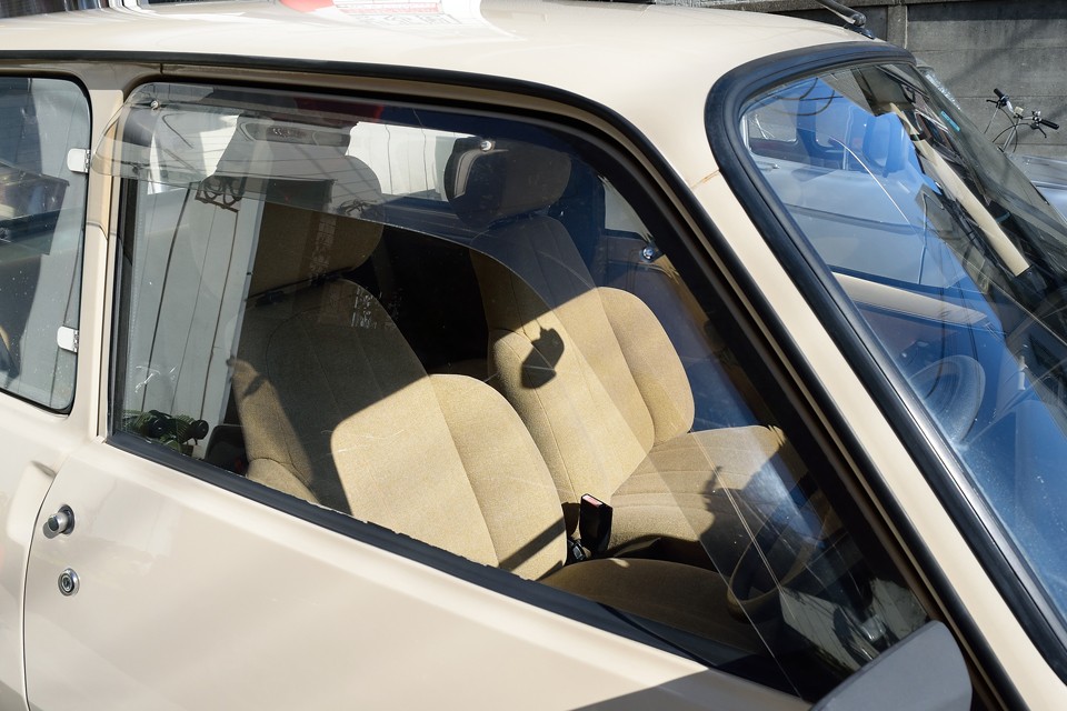 貴重なバイザー付き！手作り感タップリの「味のあるバイザー」ってそうあるもんじゃないかと…。