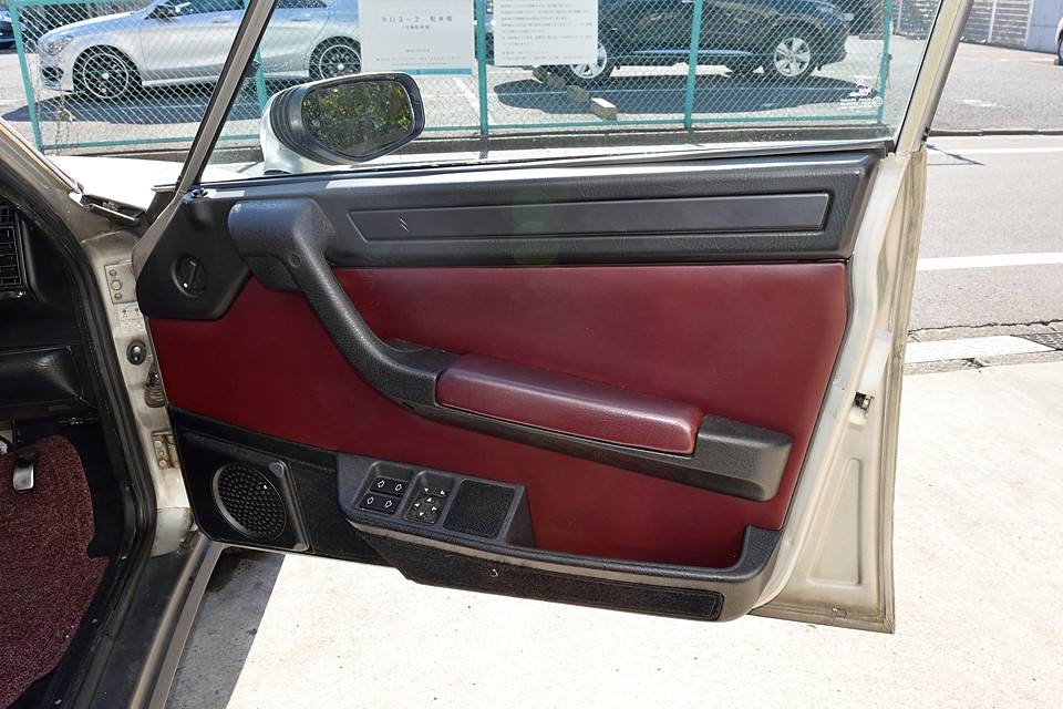 チャールストンカラーが印象的なインテリア！状態も良く清潔な印象です！