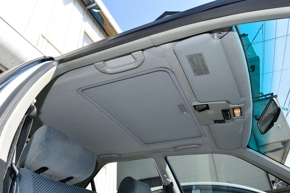 汚れが目立つはずの白い天張りもご覧の通り清潔な状態です。もちろんタバコやペットのイヤな臭いもありません！