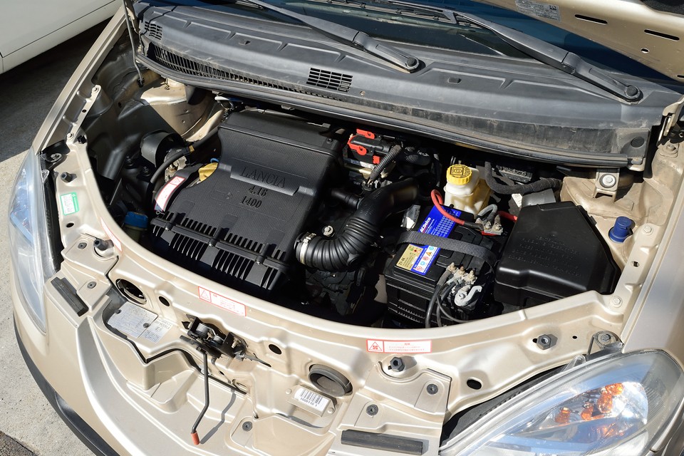 フィアットが生んだ名器FIREエンジン！フィアット伝統の低回転でトルクのある街中では扱いやすいエンジンです！