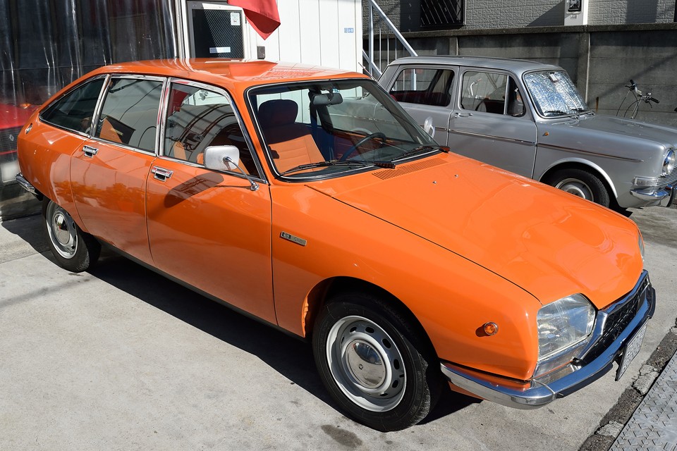 やっぱりメッキパーツが使われている初期型のGSは美しいですねぇ。