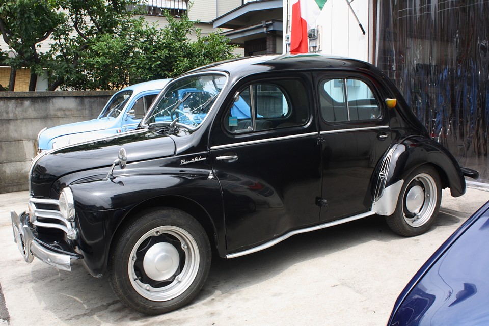 そんな時代に日本人の手で造られた日野ルノー。