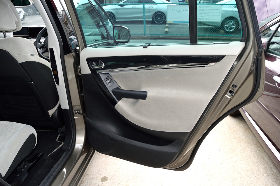 ご覧の通りモケット部も清潔で気持ち良くお乗りいただけると思います。