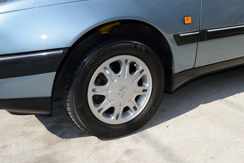 タイヤも比較的、新しめで8分山と言ったところでしょうか、当分は大丈夫そうですね。
平成25年2月、51043km時にショック4本をビルシュタインに交換済み！足回りの「シャキッ」とした印象も納得！