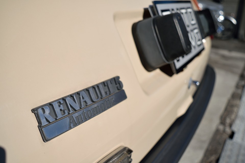 いや、そんなもんじゃない！タテサンク＋AT＋右ハンドル＋クーラーですからね、これは鬼に金棒！