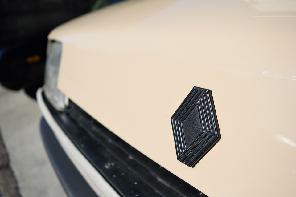 いや、悟空にカメハメ波だぁ〜！