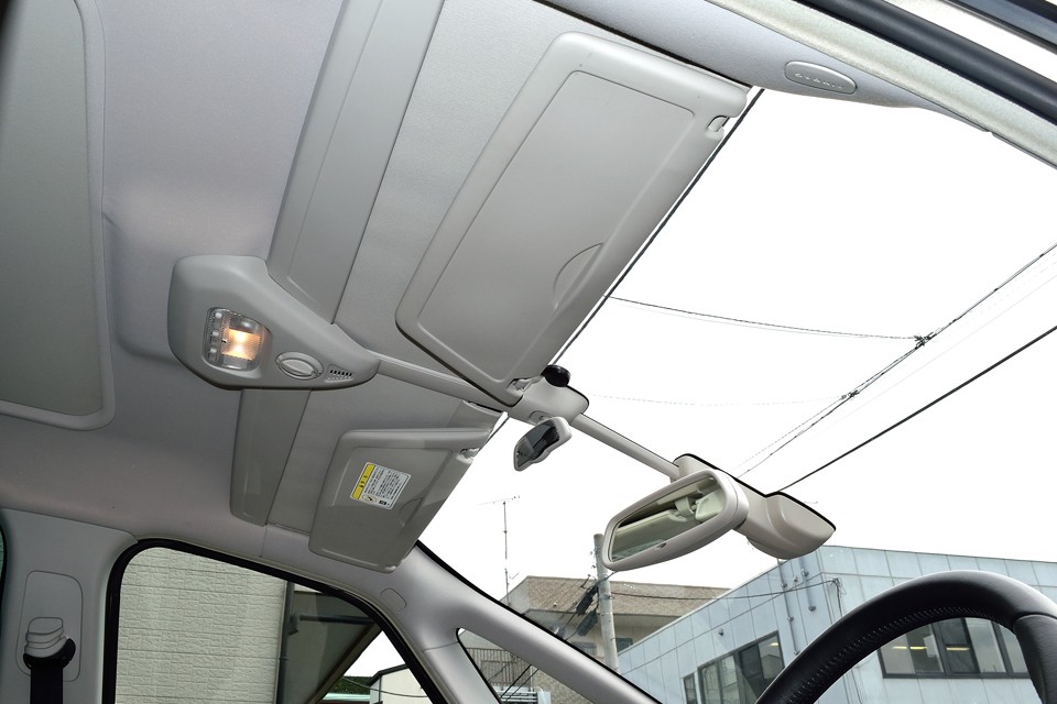 これがこのクルマの肝かも・・・この状態から・・・。