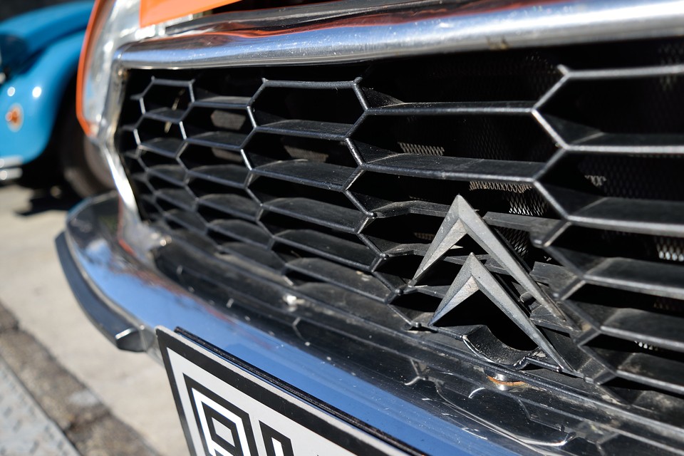 ノスタルジーとアバンギャルド、そして道具としての哲学が見事に融合したシトロエンの傑作・・・。