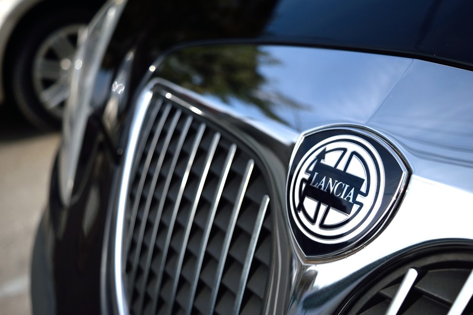 「イプシロンに乗る」と「イタリアンスーツを着る」は、ほぼ同義語と言えるかと…。