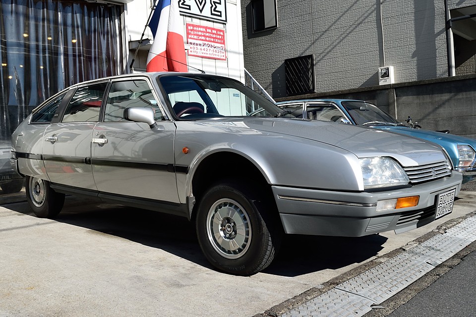 CXは4段階の車高調整が出来ます。まずは最高位状態。高所恐怖症の人には恐怖かも…（笑）