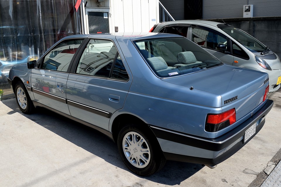 物は溢れ、いろんな価値観が氾濫していたにも関わらず、インターネットや携帯すらほとんど普及していなかった「現物」の時代・・・。