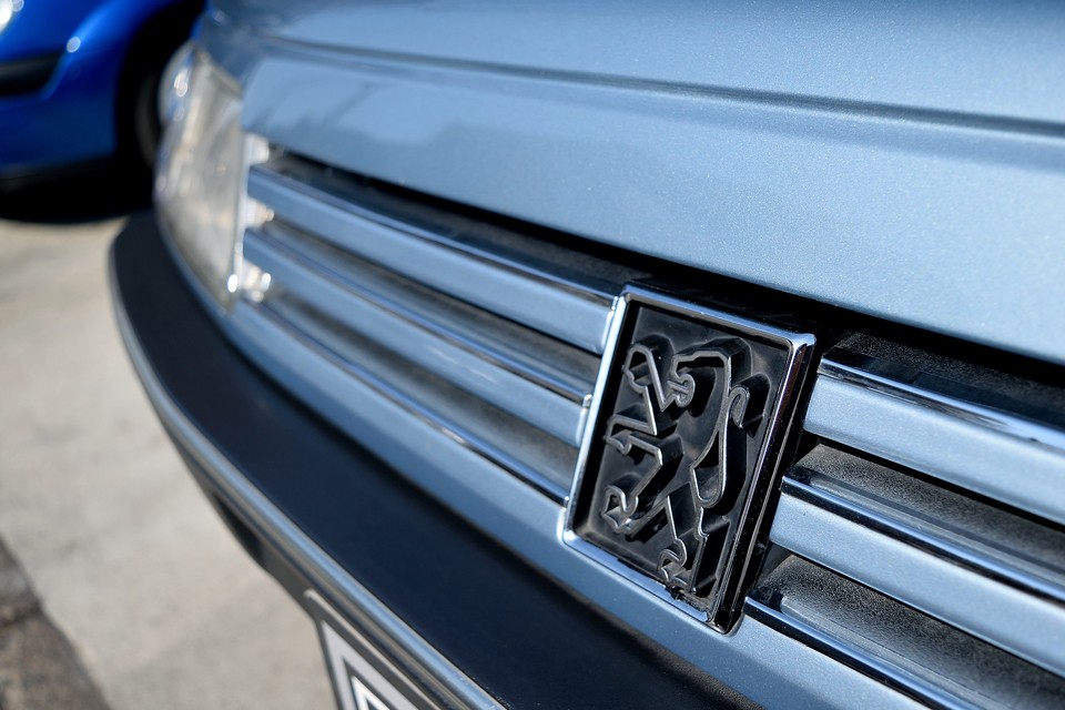 そんな405を今こうして見ていると、強く感じる、その儚さへの渇望は何なんでしょう・・・おそらくそれは・・・