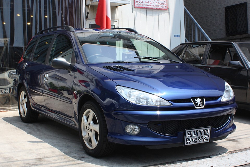2005年（平成17）年式プジョー206SW！丁度いいサイズのおしゃれワゴン！