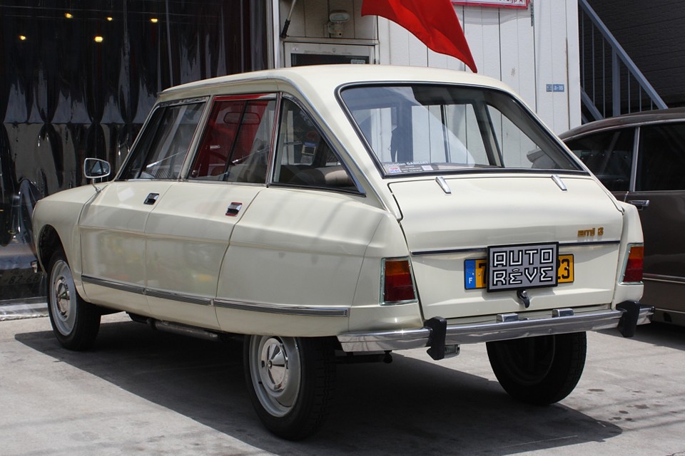 当時、シトロエンが「小さなDS！」と考えていただけあって、素晴らしい乗り心地！