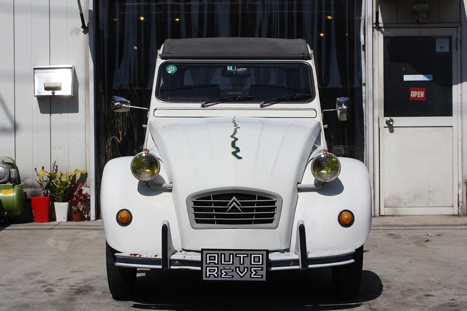 クルマの状態は機関系は絶好調！ボディ骨格自体のサビや腐食はないのでベースとしては合格！ただし…。