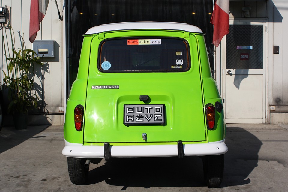 目立ち度120%！個人の方はもちろん、ショップや会社の社用車としてもいかがですか？