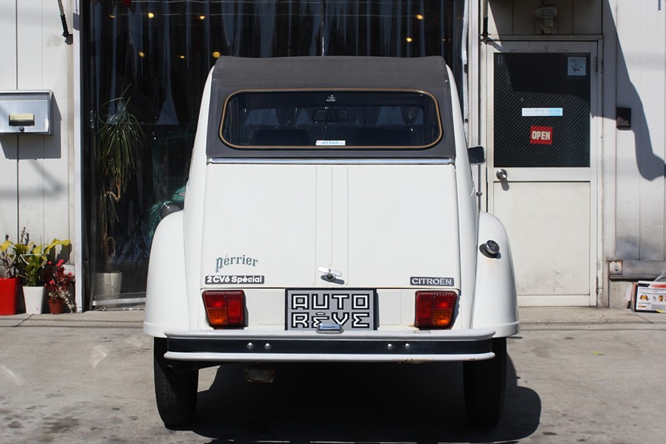 塗装はクリア劣化でほぼつや消し状態…貴重なオリジナルデカールを優先して、再塗装せず、そのままです。