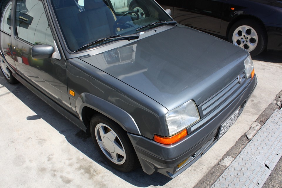 塗装は良く見ると細かな飛び石やキズやクリア劣化ありますが、全体的にはご覧の通りツヤッとしてキレイです！