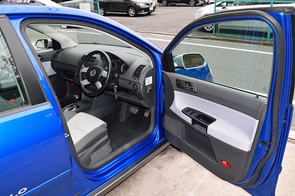 さぁドイツ車ならではの、このカッチリしたインテリア！ひとクラス上の造り込みはさすがです！