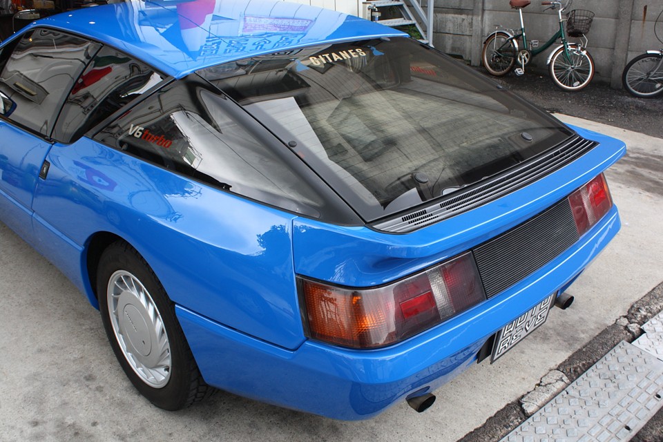 アルピーヌ独特の美しい曲線がご堪能いただけるのではないかと…。