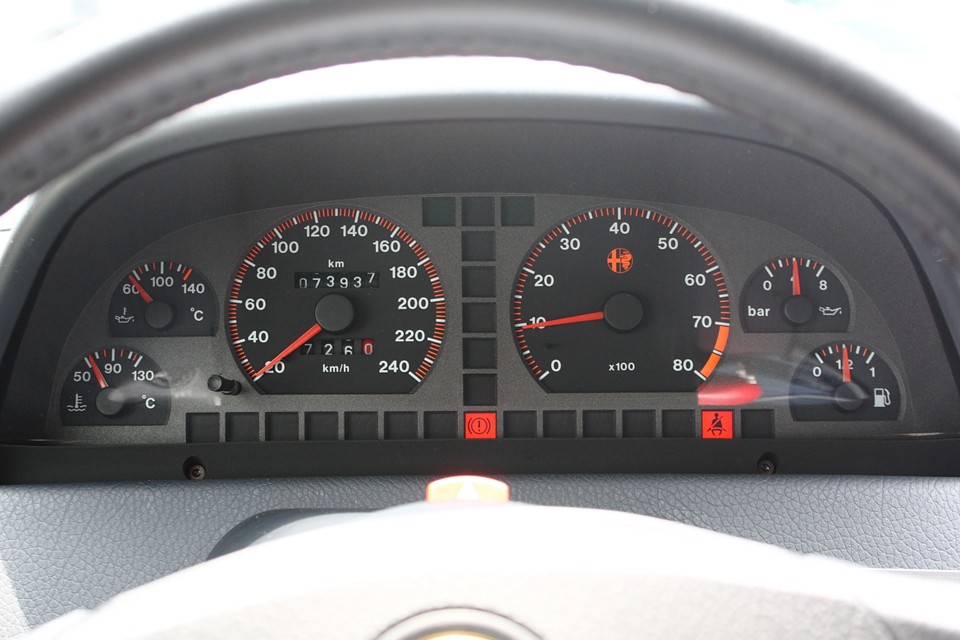 実走行7.4万Km！気になるタイベルは平成25年9月、61,956Km時に
交換歴あります。まだまだ当分安心ですね。