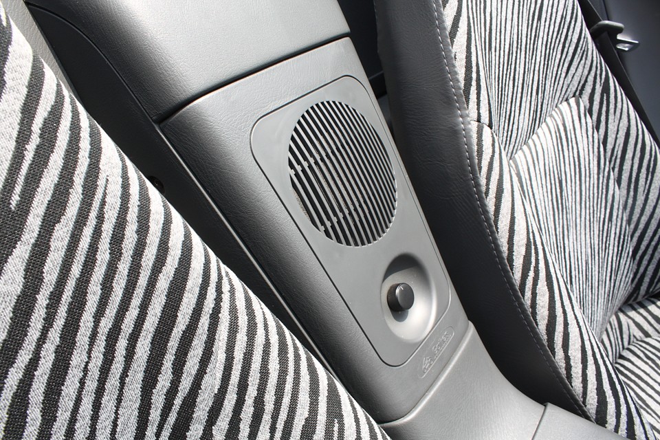 純正オプションのウーファーも装備！ドライブに良い音は欠かせないのです！