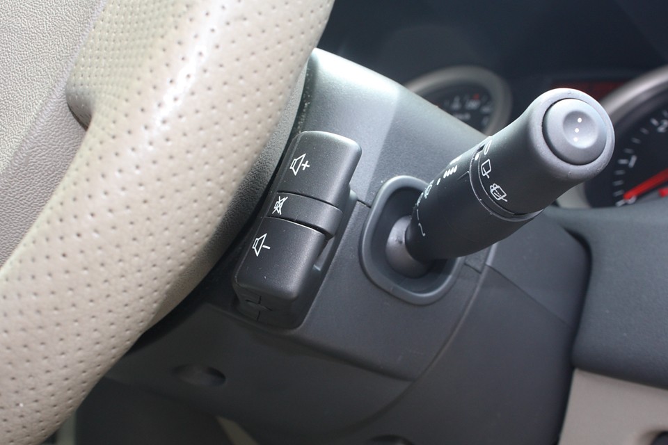 手元にオーディオコントロールも装備！