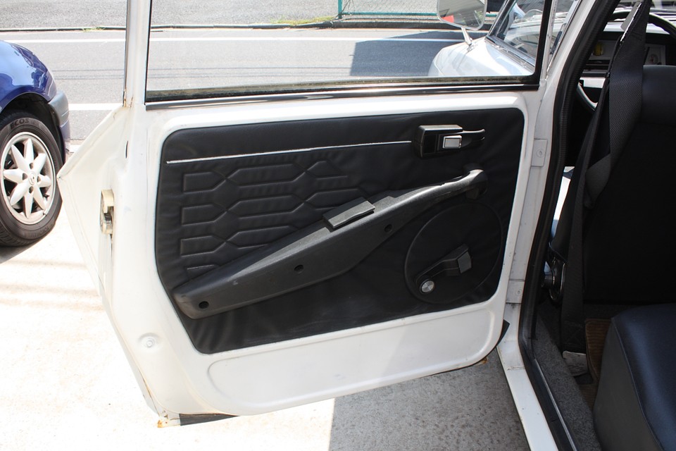 カジュアルはもちろん、スーツも合いそうなクールGS！これはもはやGSの新境地だぁ〜！