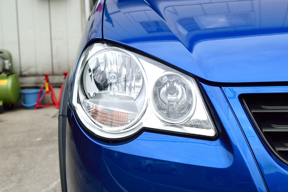 ヘッドライトもくもりは無く、とってもクリア〜！良く見るとVWのロゴが・・・気が利いてるぅ〜！