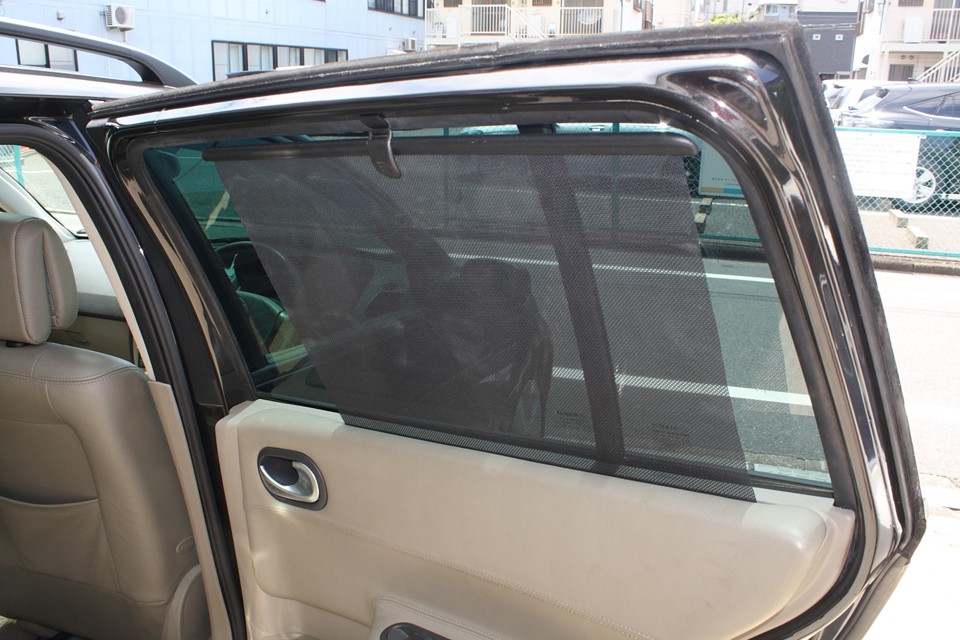 後部ドアにはこんな装備も！う〜ん、プレミアゥ〜！