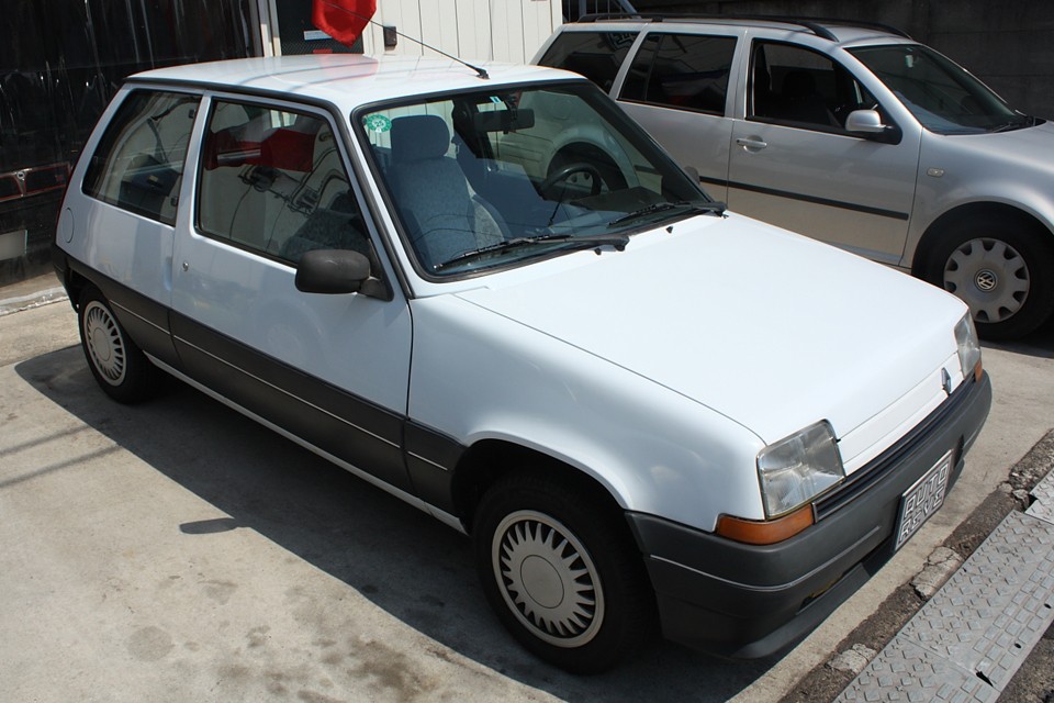 それなりに経てきた時間を感じる部分はありますが、それもまた実用車としては「あり」ではないかと…。