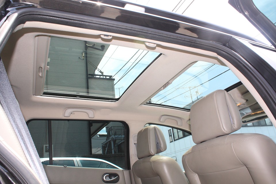 シェードを開けると、この開放感！開かなくたって良いかっ！って思っていただければと…（苦笑）