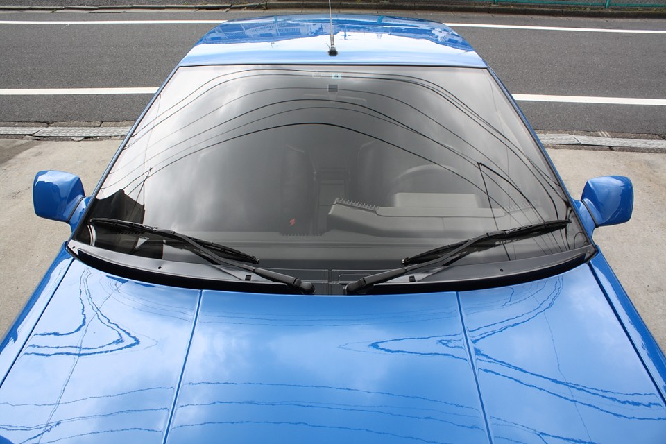 左右シンメトリーなのは空気抵抗を極限まで追求した結果かと…う〜ん、美しい。