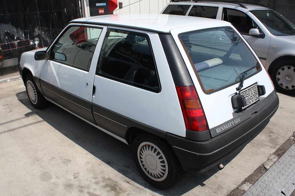 そんなサンクの魅力は、ガンディーニによる洗練されたデザインはもちろん…。