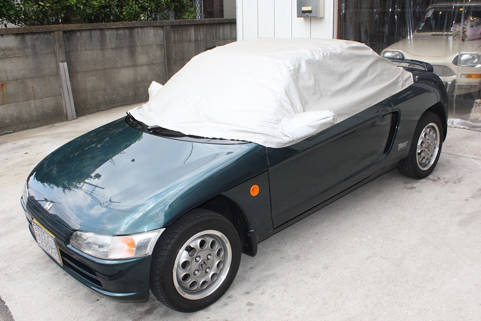 そして幌をいたわるには大切な専用ハーフカバーも付属します！