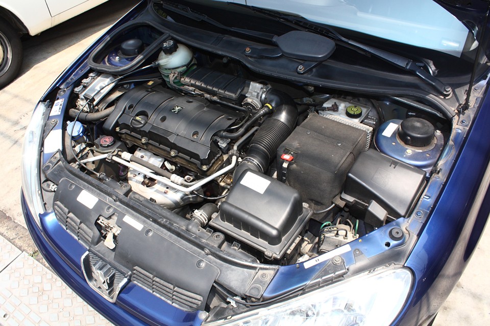 定評のあるプジョー製1.6Lエンジン！低回転からトルクタップリでとても扱いやすいエンジンです！