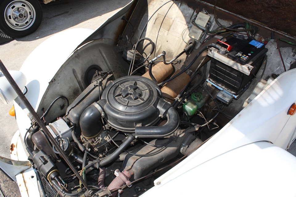 パワーは無くても、ちゃんと調整された2CVのエンジンってかなり気持ち良いです。
回しきって走れるのが楽しい〜！