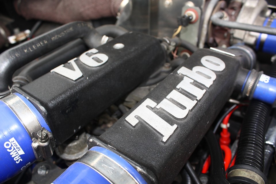 更に更に、燃料タンクとの隔壁にヒートバリア貼付け。キャビテーション抑制のためBILLIONクーラントに交換！ここまでやってありますけど何か？（笑）