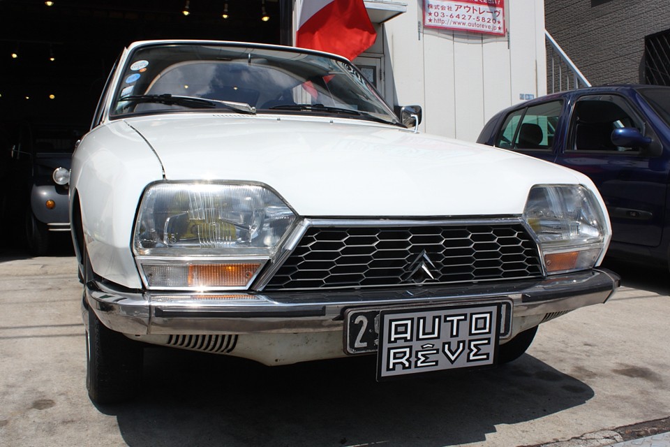 ライトが大きい愛嬌のある独特のフロントマスク…見てると、ほら、愛着湧いてきません？