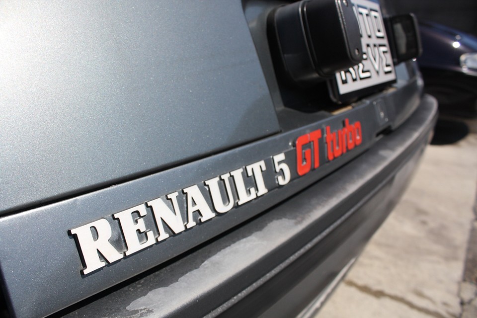 ボディは色褪せても、素晴らしいデザインは決して色褪せないのです。